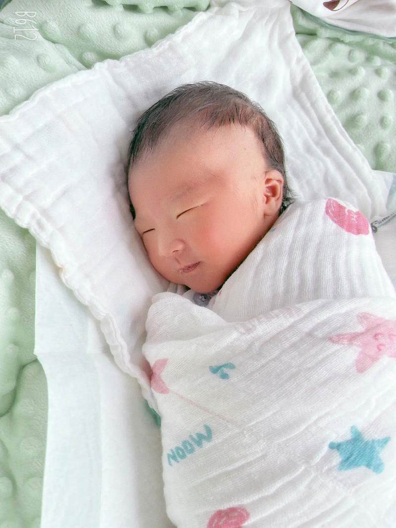 孕媽狂吃6萬榴槤，產房生下兒子時，醫生們驚呆了，媽媽也愣了！