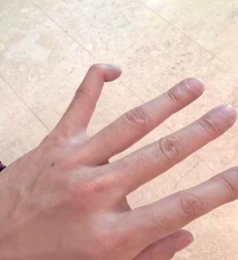 小拇指一彎就知道！晚年是享福還是受苦，答案早已藏在手上