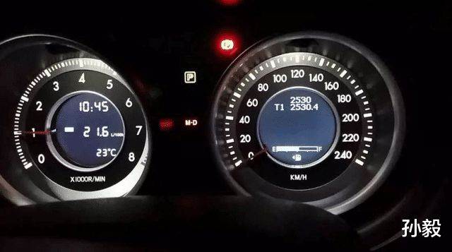 開車時請關掉這個功能，堪稱是「油耗子」，可以偷走25%的油