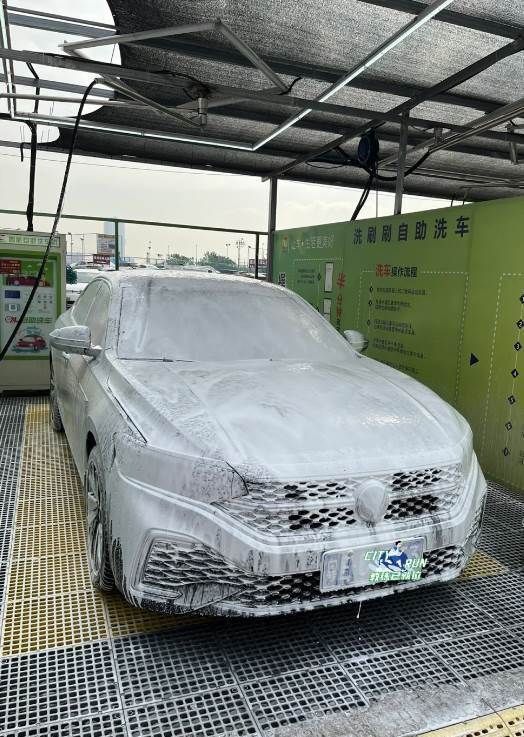 「經常洗車」和「一個月不洗車」哪個更傷車?維修師傅道出了答案