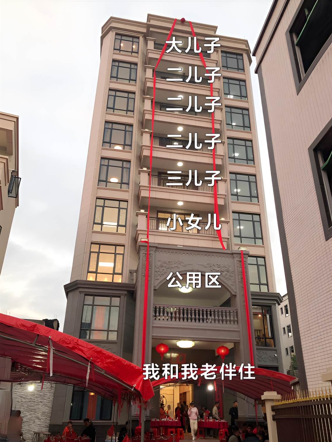 自蓋「八層小別墅」，老兩口住一層，其餘孩子各住一層，二兒媳婦背後說閒話：我家虧了