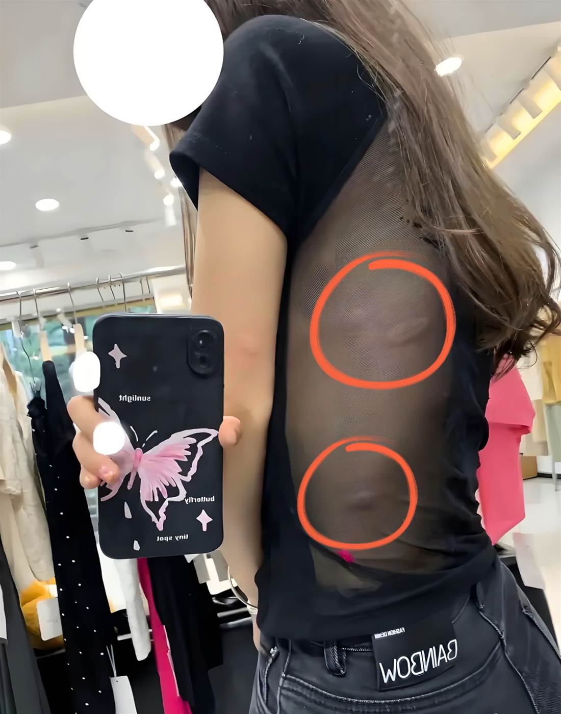 台男滑到正妹自拍想撩!放大驚見「詭異紅包」秒縮手,網友狂刷:差點中招!