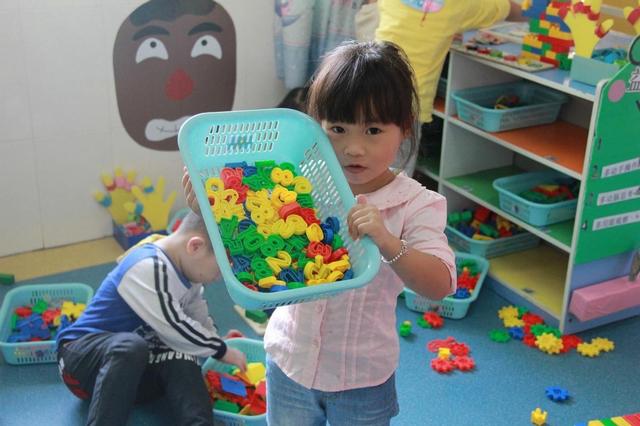 上幼兒園第一天沒哭,過幾天哭得厲害的孩子,多半是這幾種情況