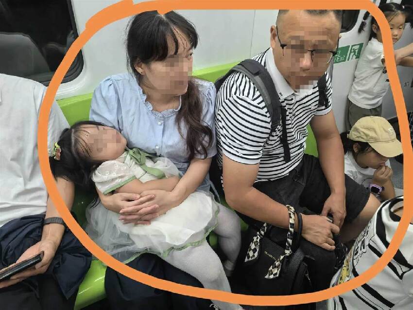 捷運讓座抱孩媽！ 下秒「隔壁阿北身份」曝光… 我秒崩潰：善意錯付了