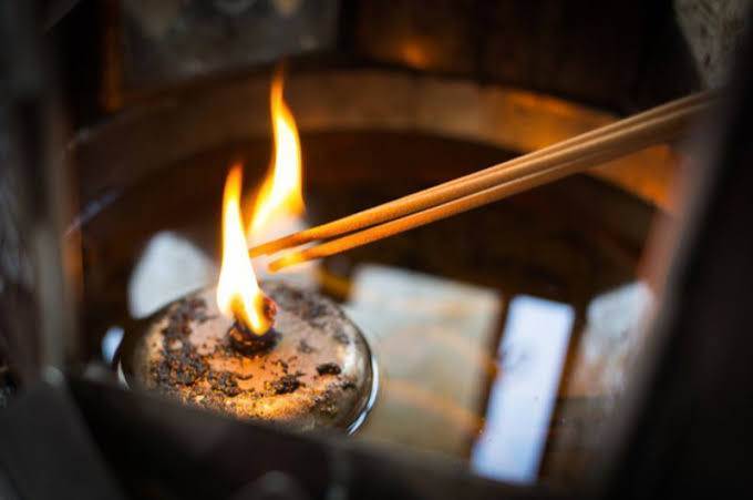農曆七月鬼月來襲！屬牛、兔、蛇、羊、雞、豬的朋友，需要特別注意！