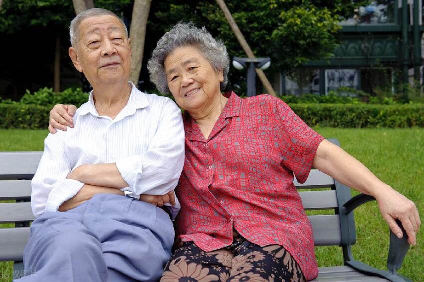 帶孫3年很累！65歲夫妻想去玩「旅行花了161萬」 2年後回來「家卻沒了」竟然是兒子做的