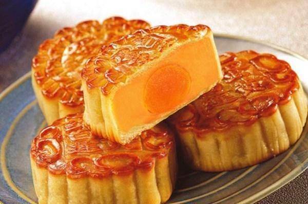 月餅廠離職員工透露：3種月餅別買，白送也不要，老闆自己都不吃！