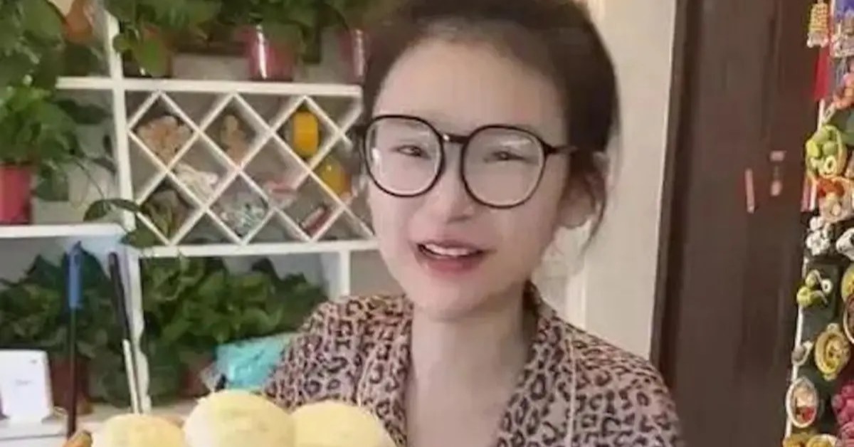 中國24歲吃播網紅幹飯瑩瑩猝逝。（圖／翻攝自微博）